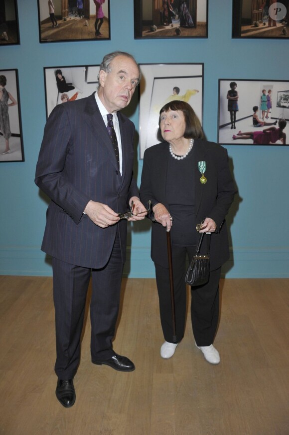 Frédéric Mitterrand et June Newton lors du vernissage de l'exposition Helmut Newton au Grand Palais à Paris le 23 mars 2012