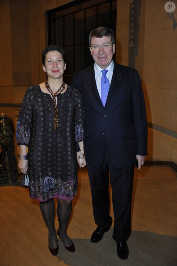 Xavier Darcos et sa femme lors du vernissage de l'exposition Helmut Newton au Grand Palais à Paris le 23 mars 2012