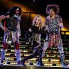 Madonna et LMFAO durant le half time show du Super Bowl, à Indianapolis, le 5 février 2012.