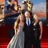James Cameron, sa femme Suzy Amis et l'actrice Kate Winslet lors de l'avant-première mondiale de Titanic 3D à Londres, le 27 mars 2012.