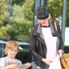 Gwen Stefani en compagnie de ses bambins Kingston et Zuma à Irvine en Californie. Le 27 mars 2012