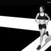 L'athlète britannique Emily Pidgeon pose pour la nouvelle campagne EA7, ligne sportswear de Giorgio Armani qui habillera la délégation italienne pour les Jeux Olympiques 2012.