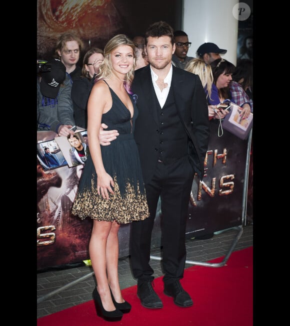 Sam Worthington et sa petite amie Crystal Humphries en mars 2012 à Londres.