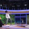 Jamel Debbouze part à la recherche du Marsupilami sur le plateau du journal de 20h de TF1 présenté par Claire Chazal, pour la promo de Sur la piste du Marsupilami, le dimanche 1er avril 2012