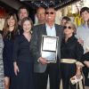 Adam West entouré de sa famille le 5 avril 2012 sur le légendaire Walk of Fame à Hollywood
