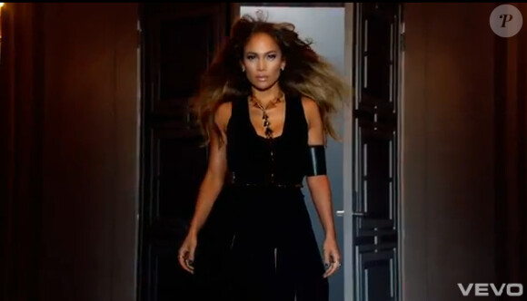 Jennifer Lopez, très sexy, dans son clip Dance Again, featuring Pitbull