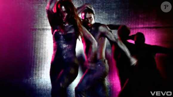 Jennifer Lopez : très hot avec son petit-ami Casper Smart, l'un de ses danseurs, dans son clip Dance Again, featuring Pitbull