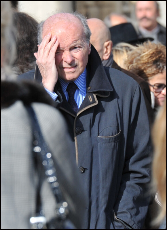 Jacques Toubon lors des obsèques de Claude Miller au crématorium du cimetière du Père-Lachaise à Paris le 11 avril 2012