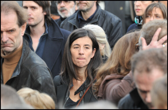 Romane Bohringer lors des obsèques de Claude Miller au crématorium du cimetière du Père-Lachaise à Paris le 11 avril 2012