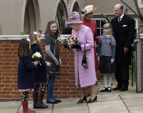 Lady Louise Windsor lors du dimanche de Pâques à Windsor, pour le service religieux en la chapelle Saint-George, le 8 avril 2012.
Le 11 avril 2012, la fille du prince Edward et de la comtesse Sophie de Wessex s'est cassé le bras gauche en tombant de cheval.