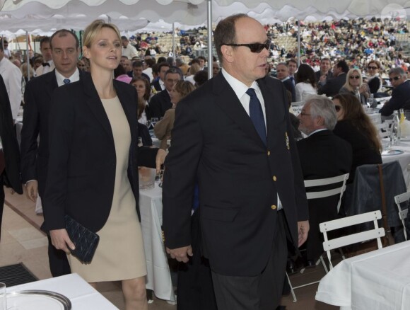 Le prince Albert II de Monaco et la princesse Charlene étaient lundi 16 avril 2012 au Monte-Carlo Country Club lors du Women's Day inaugurant le Masters 1000 de Monte-Carlo pour décerner à Novak Djokovic la Médaille en Vermeil de l'Education physique et des Sports, en présence de sa compagne de longue date Jelena Ristic.