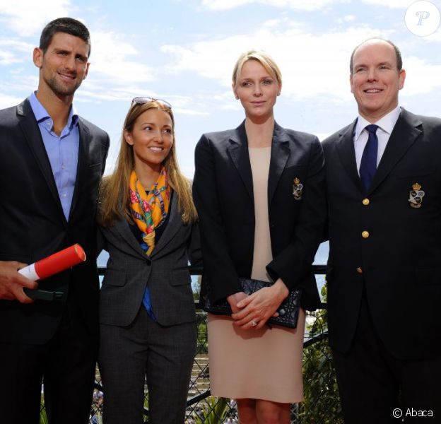 Novak Djokovic a reçu le 16 avril 2012 au Monte-Carlo Country Club, en présence de sa compagne Jelena Ristic, la Médaille en Vermeil de l'Education physique et des Sports de Monaco, remise par le prince Albert et la princesse Charlene.