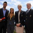 Novak Djokovic a reçu le 16 avril 2012 au Monte-Carlo Country Club, en présence de sa compagne Jelena Ristic, la Médaille en Vermeil de l'Education physique et des Sports de Monaco, remise par le prince Albert et la princesse Charlene.