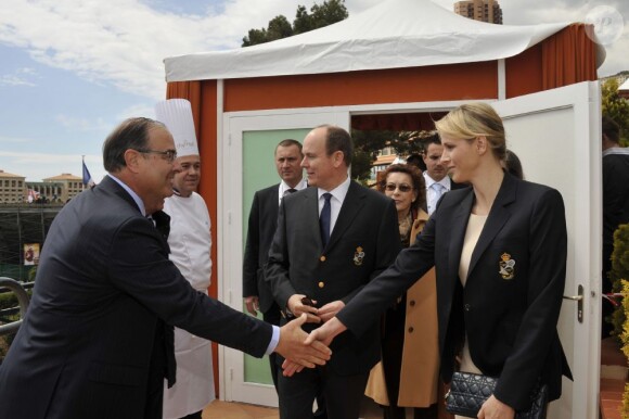 Le prince Albert II et la princesse Charlene de Monaco au Monte-Carlo Country Club au jour 1 du Masters 1000 de Monte-Carlo, lundi 16 avril 2012.