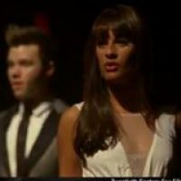 Lea Michele et toute la troupe de Glee rendent hommage à Whitney Houston