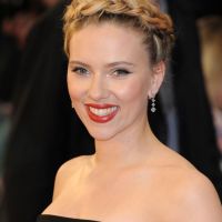 Scarlett Johansson : Diva rétro, elle choisit Prada pour rayonner à Londres