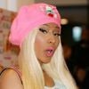 Poseuse, Nicki Minaj dédicace son album à Londres le 19 avril 2012