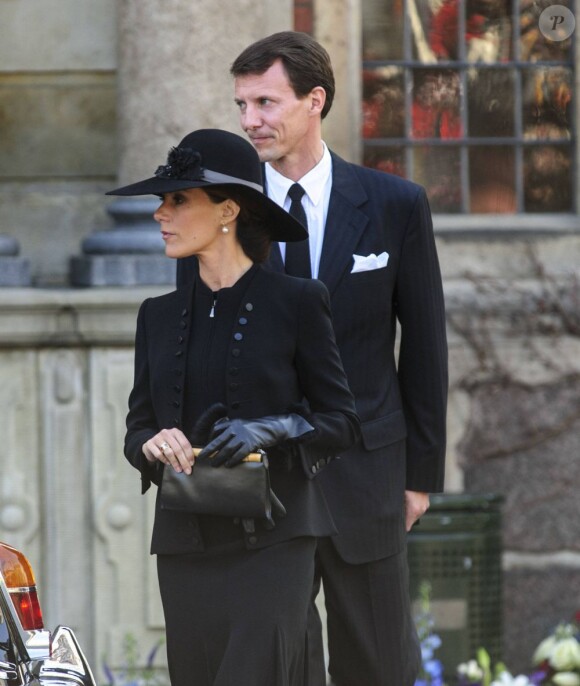 La famille royale danoise - ici le prince Joachim et son épouse la princesse Marie -, très attristée par la mort du magnat Arnold Maersk Mc-Kinney Møller, décédé le 16 avril 2012 tandis que la reine Margrethe II célébrait son 72e anniversaire, assistait à ses funérailles en l'église Holmen de Copenhague le 21 avril 2012.