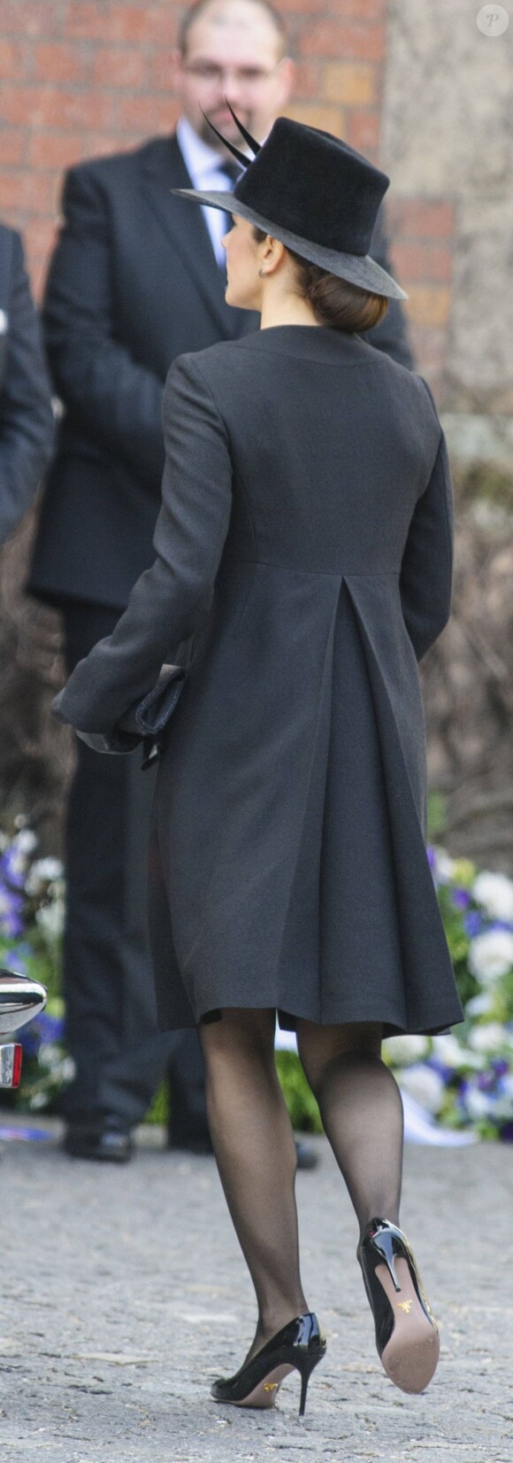 La famille royale danoise, très attristée par la mort du magnat Arnold Maersk Mc-Kinney Møller, décédé le 16 avril 2012 tandis que la reine Margrethe II célébrait son 72e anniversaire, assistait à ses funérailles en l'église Holmen de Copenhague le 21 avril 2012.