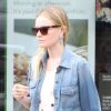 Kate Bosworth présente un street look au top. Un T-shirt loose, un short en jean, une chemise ample, la star est plus que parfaite à L.A. le 24 avril 2012