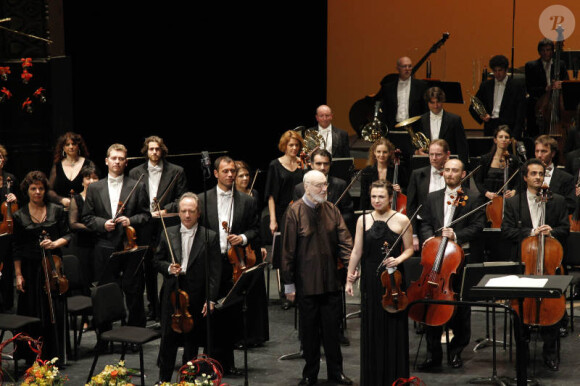 Le chef d'orchestre Kurt Masur le 25 avril au théâtre du Chatelet pour le Gala "Musique conte l'oubli" d'Amnesty International