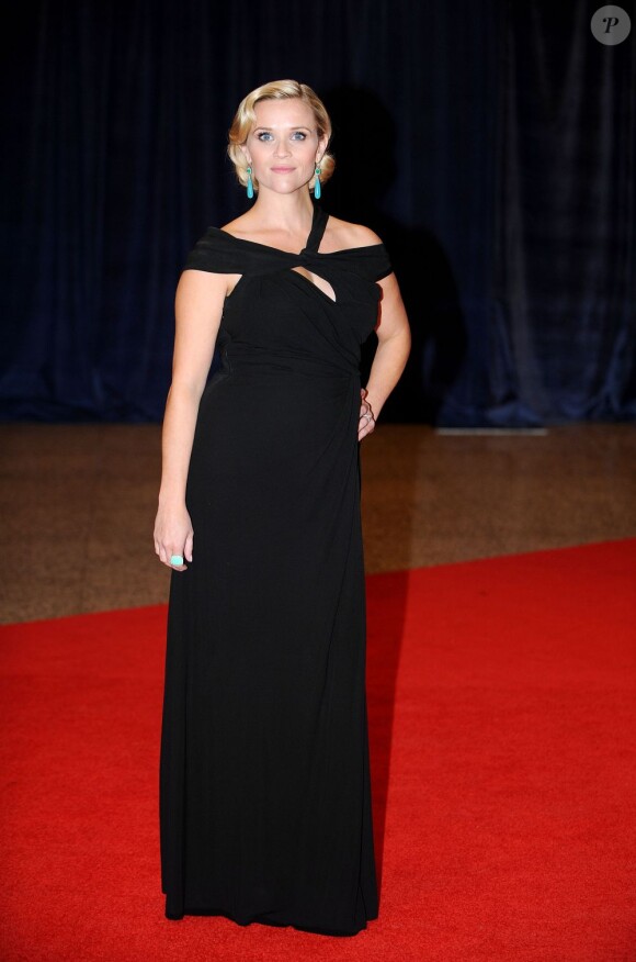 Reese Witherspoon sublime dans une robe Monique Lhuillier au dîner des correspondants de presse à la Maison Blanche. Washington DC, le 28 avril 2012.