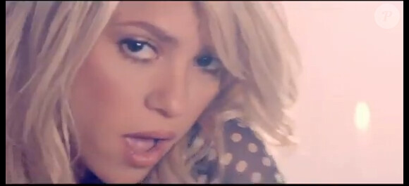 Shakira dans le clip de Addicted to You, cinquième et dernier extrait de l'album Sale el Sol sorti en 2010.