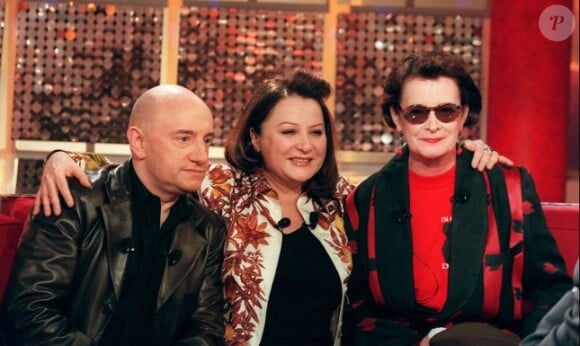 Michel Blanc, Josiane Balasko et Dominique Lavanant sur le plateau de Vivement dimanche en 2001