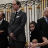 Le prince Jean d'Orléans, duc de Vendôme, et son épouse la princesse Philomena ont assisté vendredi 11 mai 2012 à la messe de funérailles pour Emmanuelle de Dampierre. Leur petite princesse Antoinette, née le 28 janvier 2012, était présente avec eux.