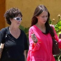 Jennifer Love Hewitt : Fous-rires avec sa mère, elle voit la vie en rose