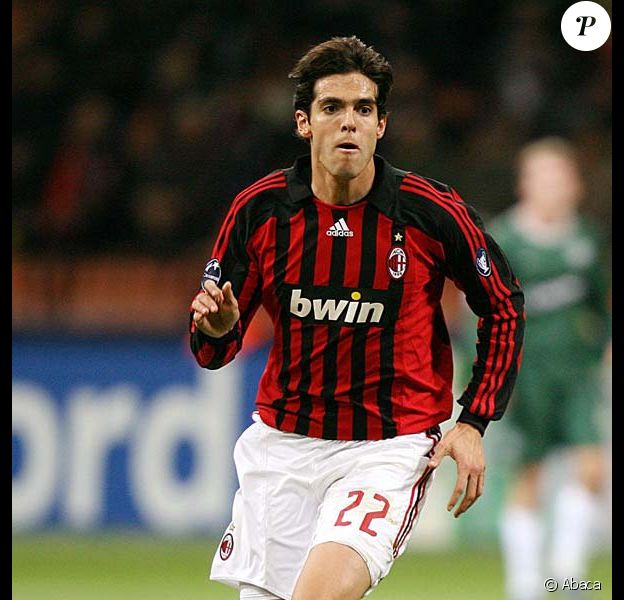 Le footballeur Kaka est papa ! - Purepeople