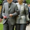 L'empereur du Japon Akihito et sa femme l'impératrice Michiko en promenade dans Londres le 17 mai 2012, à la veille du déjeuner donné par Elizabeth II à Windsor.