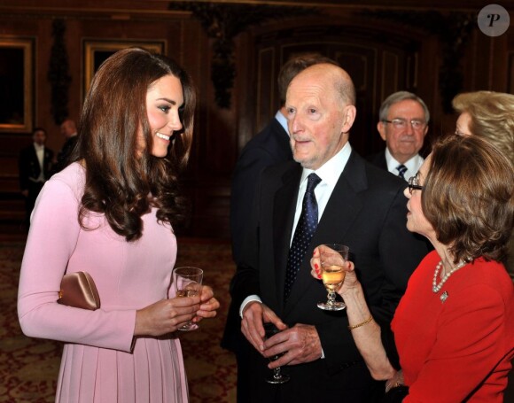 Kate Middleton avec l'ex-roi Siméon de Bulgarie et sa femme Margarita.
La reine Elizabeth II accueillait à déjeuner à Windsor, pour son jubilé de diamant, les souverains de 26 pays, le 18 mai 2012. Possiblement le plus grand rassemblement de têtes couronnées depuis le couronnement de la monarque en 1953.