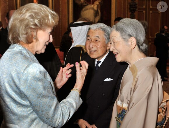 La reine Elizabeth II accueillait à déjeuner à Windsor, pour son jubilé de diamant, les souverains de 26 pays, le 18 mai 2012. Possiblement le plus grand rassemblement de têtes couronnées depuis le couronnement de la monarque en 1953.