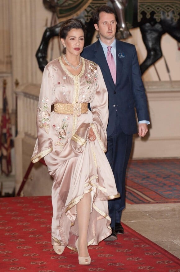 La toujours très élégante princesse Lalla Meryem du Maroc. La reine Elizabeth II accueillait à déjeuner à Windsor, pour son jubilé de diamant, les souverains de 26 pays, le 18 mai 2012. Possiblement le plus grand rassemblement de têtes couronnées depuis le couronnement de la monarque en 1953.