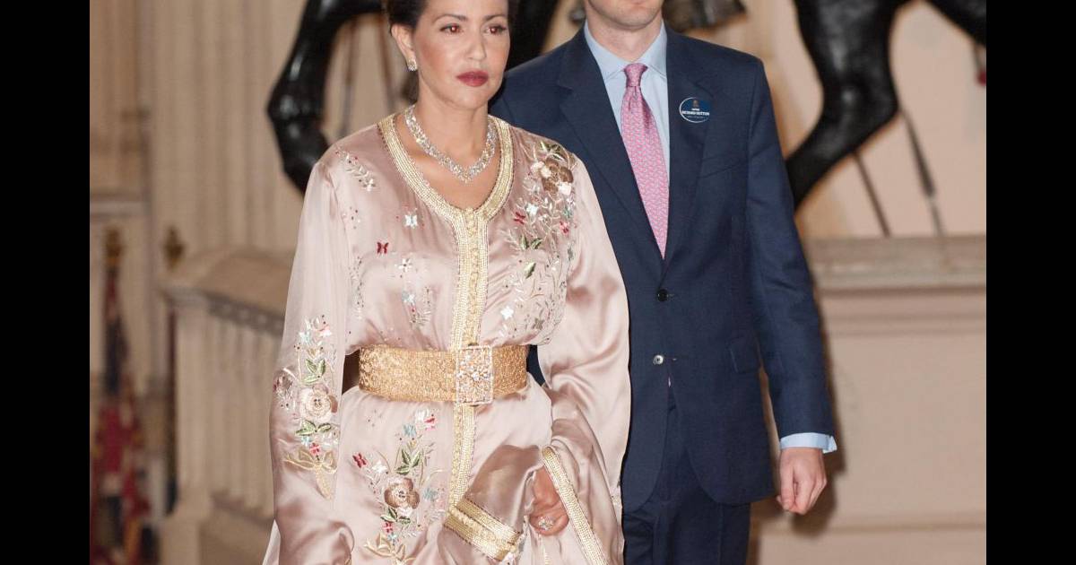 La toujours très élégante princesse Lalla Meryem du Maroc. La reine Elizabeth II accueillait à La toujours très élégante princesse Lalla Meryem du Maroc. La reine Elizabeth II accueillait à
