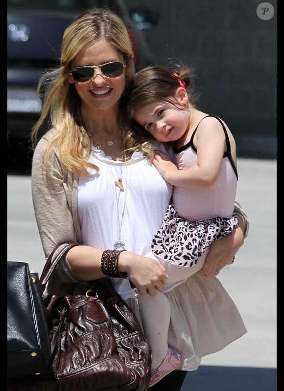 Sarah Michelle Gellar et sa fillette Charlotte, le samedi 19 mai à Los Angeles.