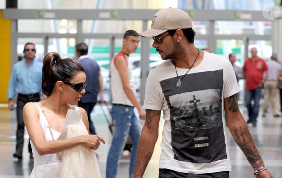 Eva Longoria et Eduardo Cruz arrivent à Malaga, le 21 mai 2012.