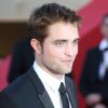 Robert Pattinson lors de la montée des marches du film Sur la route, au Festival de Cannes le 23 mai 2012