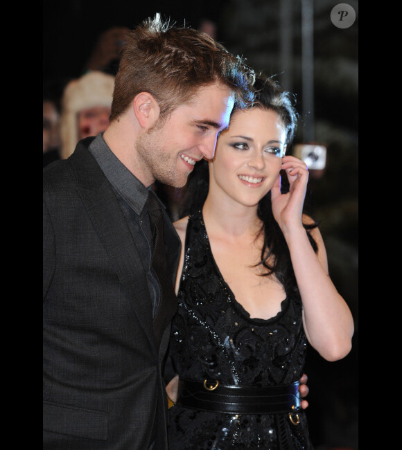 Kristen Stewart et Robert Pattinson le 16 novembre 2011 à Londres pour l'avant-première de Twilight, chapitre IV - partie I