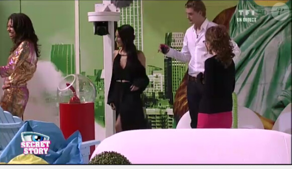 Isabella entre dans la maison dans Secret Story 6, vendredi 25 mai 2012 sur TF1