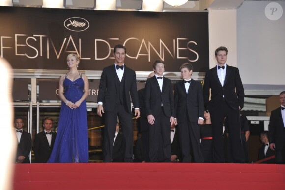 Reese Witherspoon, Matthew McConaughey, Tye Sheridan, Jacob Lofland et Jeff Nichols lors de la montée des marches pour le film Mud au Festival de Cannes le 26 mai 2012