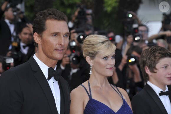 Matthew McConaughey et Reese Witherpsoon lors de la montée des marches pour le film Mud au Festival de Cannes le 26 mai 2012