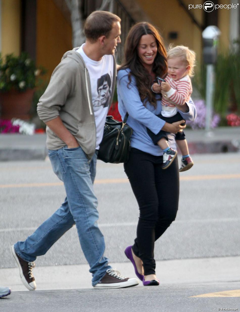 Alanis Morissette Radieuse Profite De Son Mari Mario Treadway Et Leur Fils Ever à Los Angeles 4769