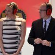 La princesse Charlene assistait au côté du prince Albert au Grand Prix de Monaco, le 27 mai 2012. A l'issue de la course, qu'elle a suivie en compagnie des neveux de son époux, les frères Andrea et Pierre Casiraghi, elle remettait le trophée du deuxième, l'Allemand Nico Rosberg.