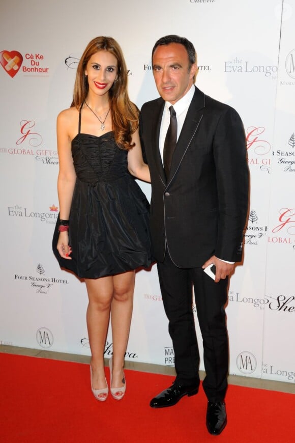 La créatrice Sheeva et Nikos Aliagas lors du Global Gift Gala à Paris le 28 mai 2012