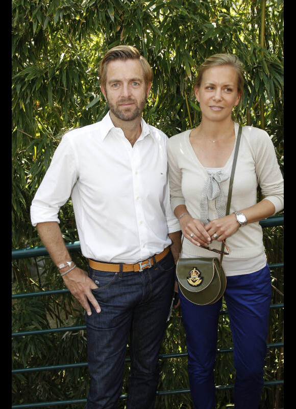 Alexandre Delpérier et sa compagne Johanna posent à Paris, dans les coulisses du tournoi de Roland-Garros, le mardi 29 mai 2012.
