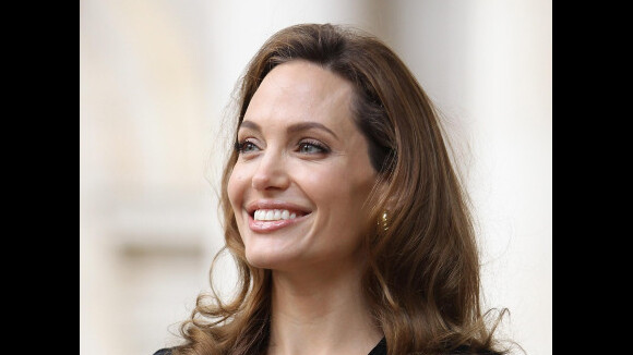 Angelina Jolie : Souriante et élégante pour une rencontre inattendue