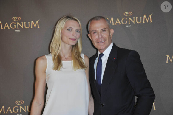 Sarah Marshall et Jean-CLaude Jitrois le 29 mai 2012 à Paris pour l'inauguration du café éphémère Magnum