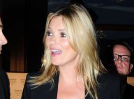 Kate Moss : Très chic et souriante pour honorer une légende vivante de la mode